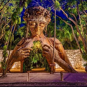 Ahau - Beachfront (adults Only) מלון